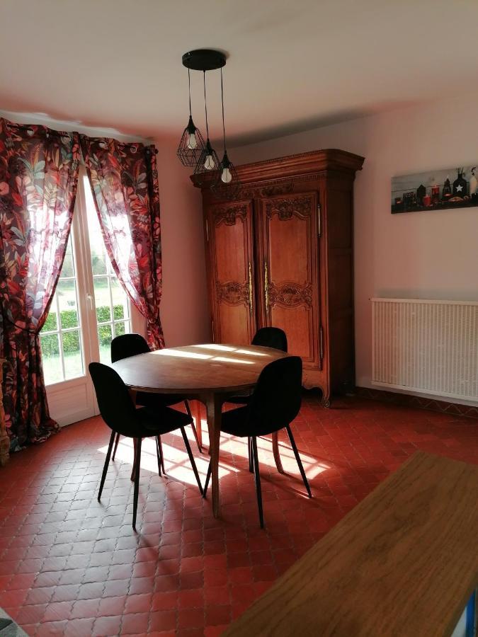 Holiday home Campagne Proche Bayeux Et Plages Du Debarquement. *